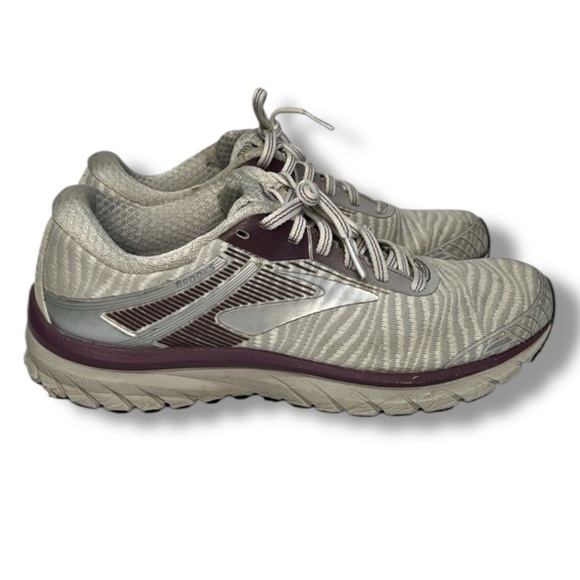 Brooks Adrenaline GTS 18 Running Shoe Womens Size 9.5 - Picture 1 of 16